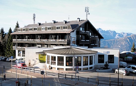 Dolomiti Chalet Family Hotel